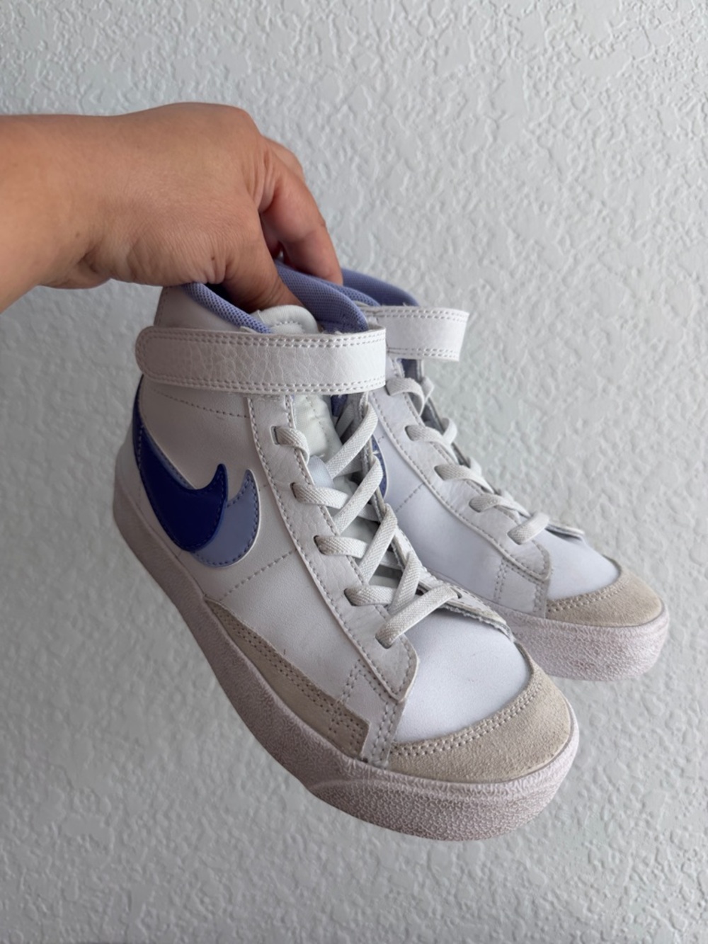 Nike Kids High-Top Sneakers in White and Purple Accents